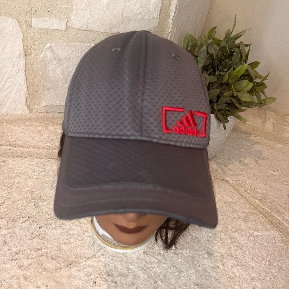 Adidas dark grey and pink fitted baseball cap - Picture 2 of 5